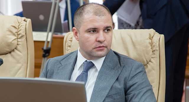 Парламент Молдовы лишил депутатской неприкосновенности бывшего министра юстиции