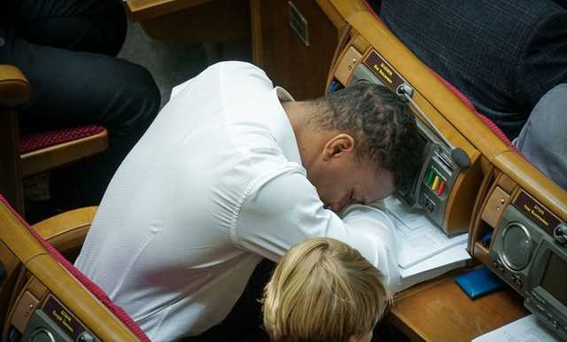 "Просыпался, голосовал, и дальше спал": Беленюк решил подремать в Раде