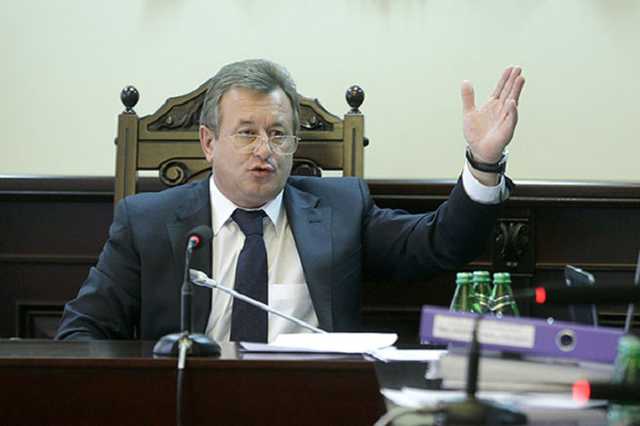 Суддя з Хмельницької області отримав від держави два гектари землі за одну гривню