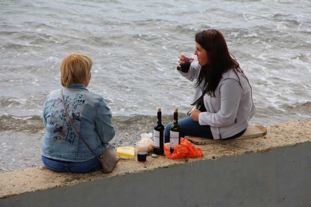 Появились показательные фото пустующих пляжей