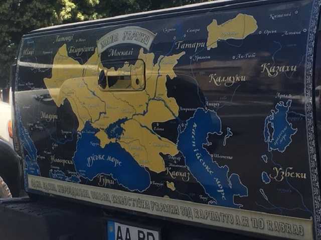 У пропагандистов Путина будет истерика: в Киеве заметили авто с необычной картой Украины