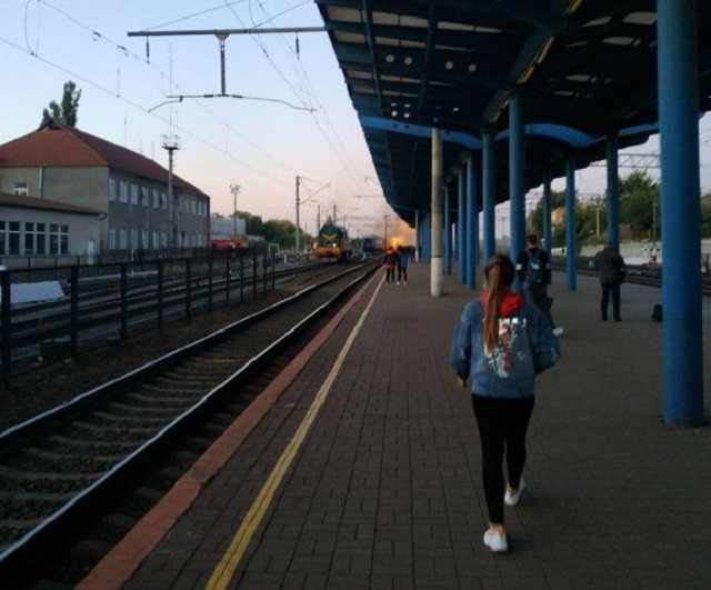 На ж/д вокзале в Виннице загорелся поезд