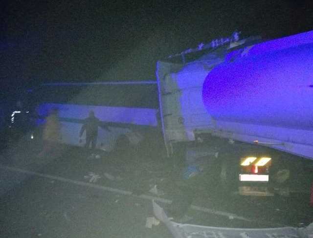 В Житомирской области грузовик влетел в автобус: 9 жертв, 10 пострадавших
