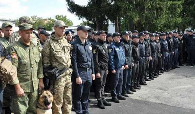 В Умань направили более полутысячи силовиков