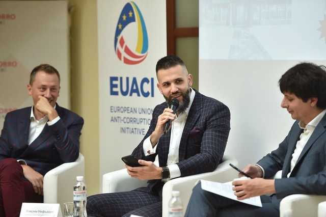 Таможенный конфискат будут продавать через Prozorro.Продажи