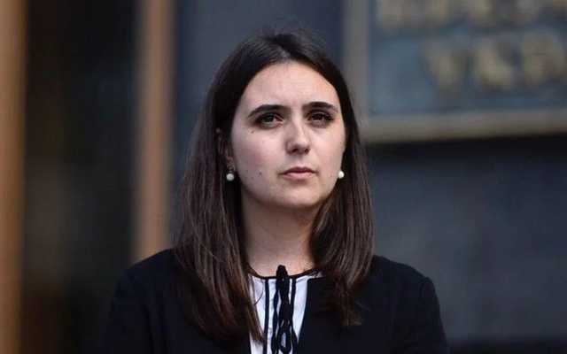 "Схватила и начала тянуть": журналист рассказал, как его атаковала Мендель