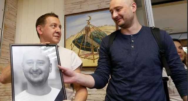 «Совершенно необязательно напоминать, что они ничтожество»: Бужанский прокомментировал оскорбления Муждабаева и Бабченко в адрес покойного Захарова