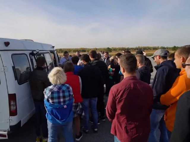 Как селедка в банке: эксперимент показал, сколько пассажиров может «набиться» в маршрутку