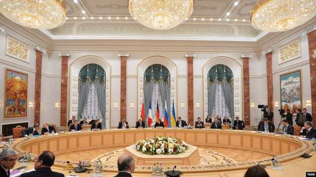 Опасная "ловушка": на что согласилась Украина на переговорах в Минске по Донбассу