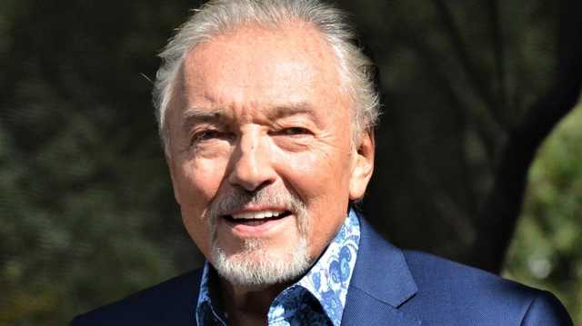 Умер чешский певец Карел Готт