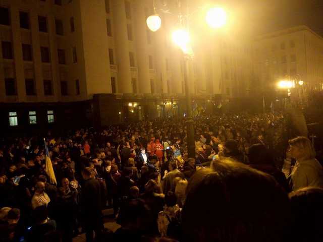 Появились новые фото, видео и требования участников акции в Киеве