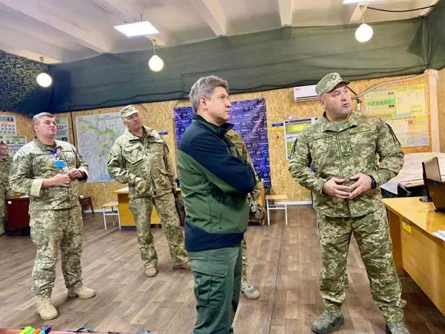 Данилюк: Военные не поддерживают отвод войск на Донбассе