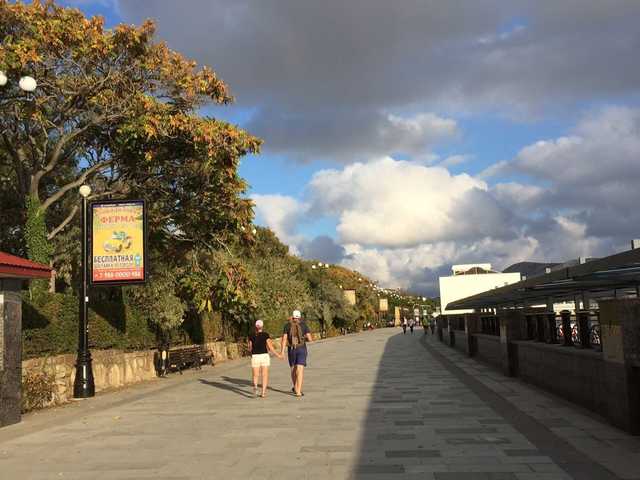 Температура воздуха +25: появились интересные фото пляжей в Крыму