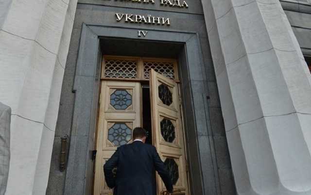 Стали известны зарплаты депутатов за сентябрь