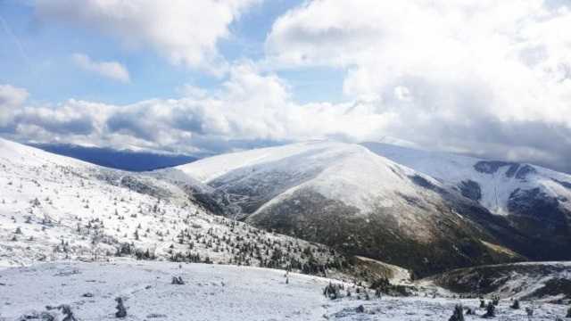 В Карпатах идет настоящий первый снег, под "белым одеялом" уже Драгобрат и Буковель
