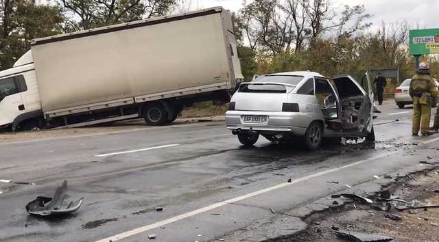 В Мелитополе в результате аварии с грузовиком погиб мужчина