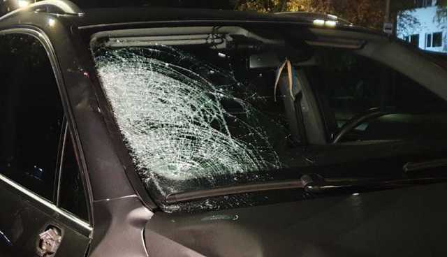 В Киеве внедорожник сбил пешехода на “зебре”: мужчина отлетел на 50 метров