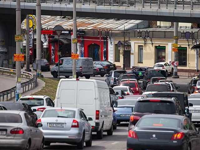 Киев сковали масштабные пробки