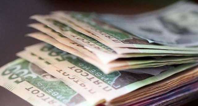 Украинцы рассказали, какой уровень заработной платы остановил бы трудовую миграцию в нашей стране