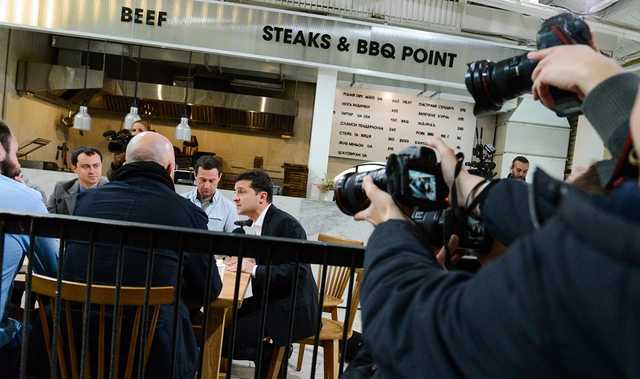 Зеленского готовили к сегодняшнему пресс-марафону, - СМИ