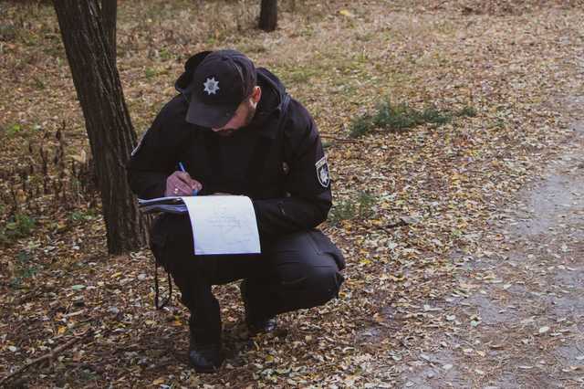 В Киеве в парке Партизанской славы нашли труп девушки