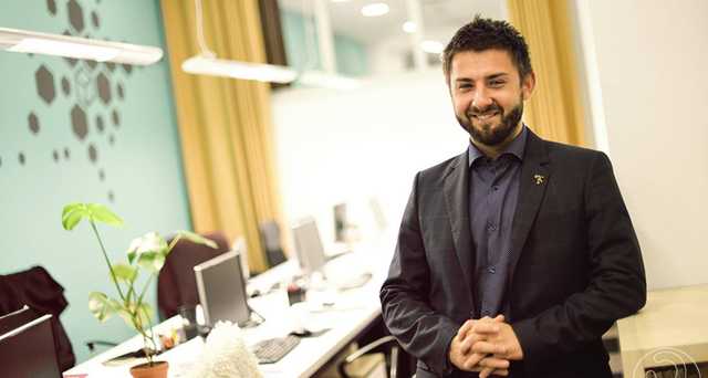 Шість квартир у Києві та чотири мільйони прибутку. Як заробляє “нове обличчя” Юнаков