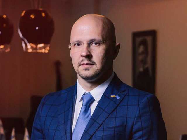 Нардеп Вельможний засвітився у Раді з новеньким iPhone