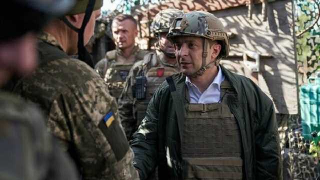 Зеленский в каске продолжает порождать мемы