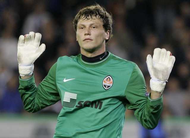 Украинский футболист Пятов стал лучшим вратарем квалификации Евро-2020