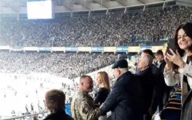 Сенцов был в VIP-ложе, где Суркисы якобы били Павелко