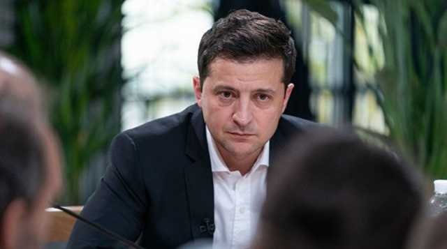 В сейме Латвии засняли играющего молотком Зеленского: украинцы смеются