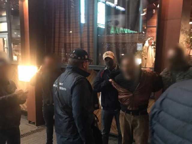 Посредником был россиянин: сумских пограничников изобличили в массовом пропуске иностранцев в Украину