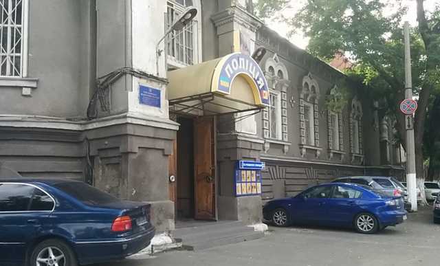 СБУ задержала одесских полицейских, вымогавших деньги у автоугонщика