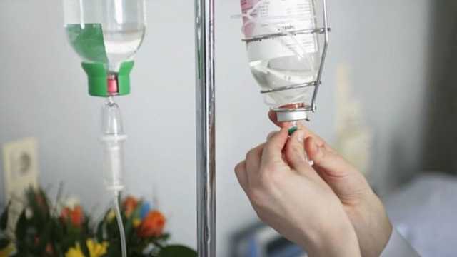 Под Киевом три человека заразились ботулизмом: один из них умер