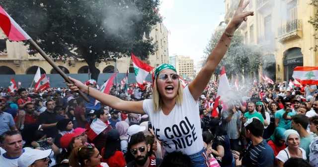 Вышла треть страны: Ливан накрыли многомиллионные протесты