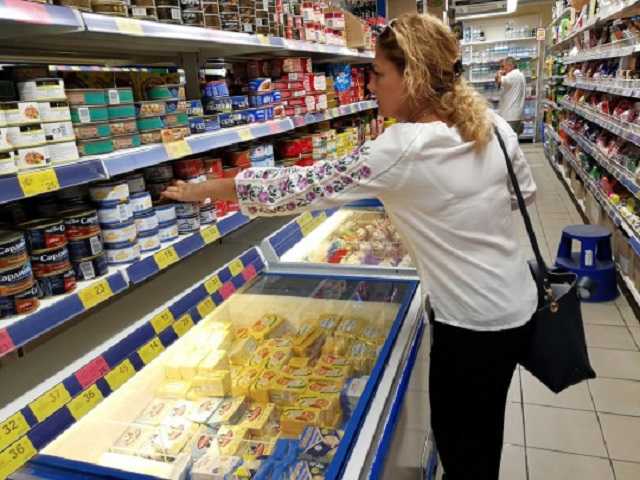 Из-за ботулизма из киевских супермаркетов изъяли партию рыбных консервов
