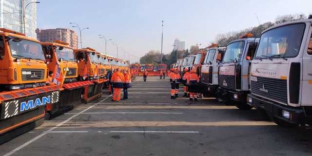 Корпорація монстрів. “Київавтодор” похизувалася спецтехнікою у ВДНГ