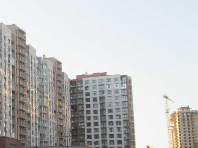 Жуткий инцидент на стройке в Киеве: ремонтника насмерть раздавило лифтом