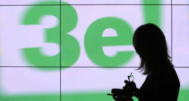 Зарплаты "в конвертах" на миллион: "Слугу народа" обвинили в масштабной финансовой схеме