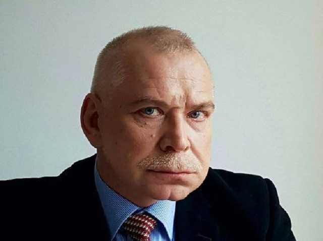 Зеленский контролирует все. Он закончит войну на Донбассе – российский политолог