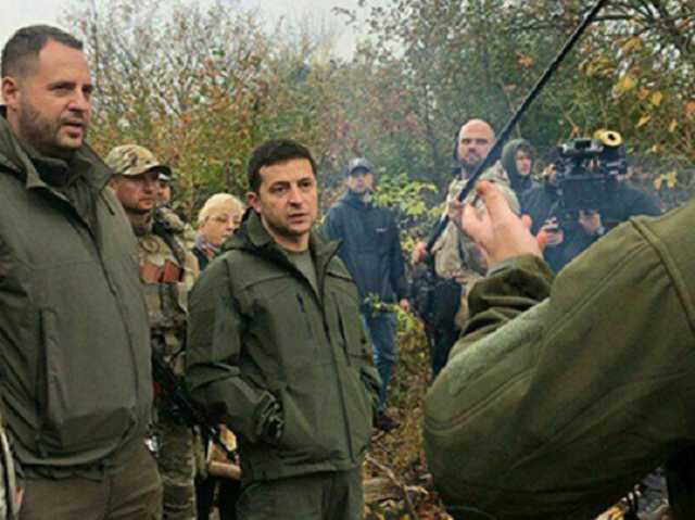 Это подстава: озвучена интересная версия о стычке Зеленского с добровольцами в Золотом