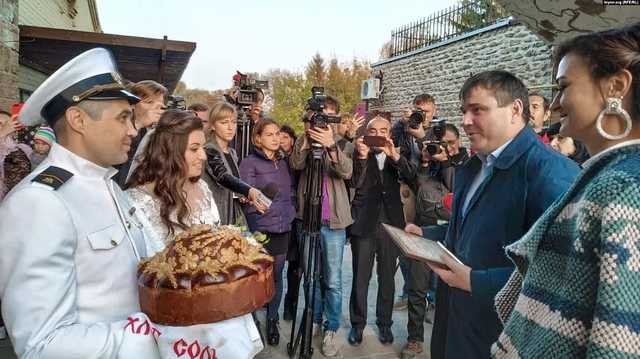 На Херсонщине освобожденный украинский моряк Беспальченко сыграл свадьбу