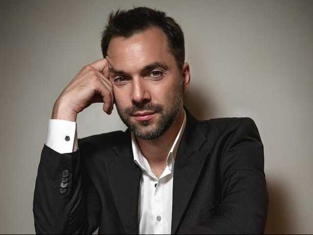 Майдан и восстание в регионах: Арестович обратился к украинцам из-за капитуляции Зеленского