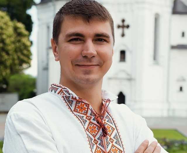 "Проституток не заказывал": "слуга народа" рассказал, как поплатился за "отставку" Рябошапки