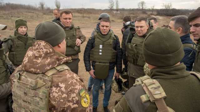 Нардепы из оборонного комитета провели заседание в Золотом-4