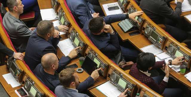 Зеленскому дается выбор: зачем "Джокер" бьет по “Слуге народа”