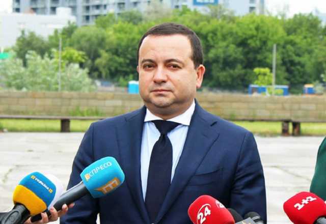 Бывший строитель с поддельным молдавским дипломом возомнил себя великим реформатором