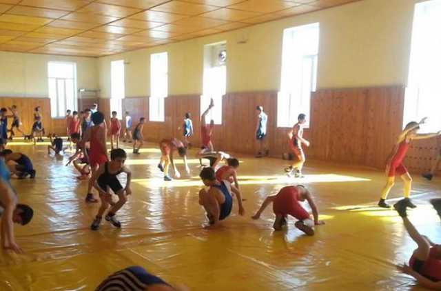 В Николаеве обнаженный мужчина ворвался в детскую спортивную школу