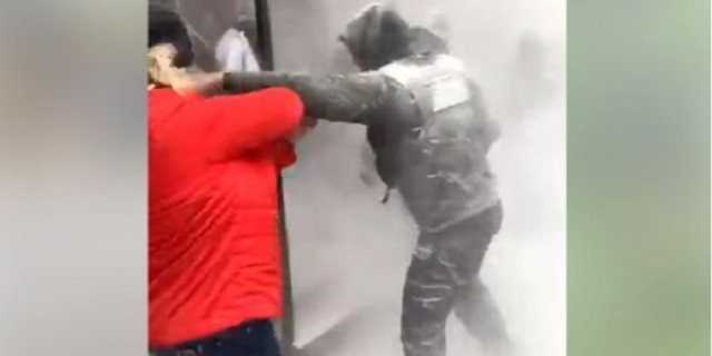 В Киеве вспыхнула массовая драка между местными жителями и титушками