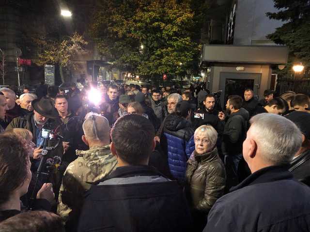 Активісти під польським посольством вимагають звільнити ветерана Ігора Мазура